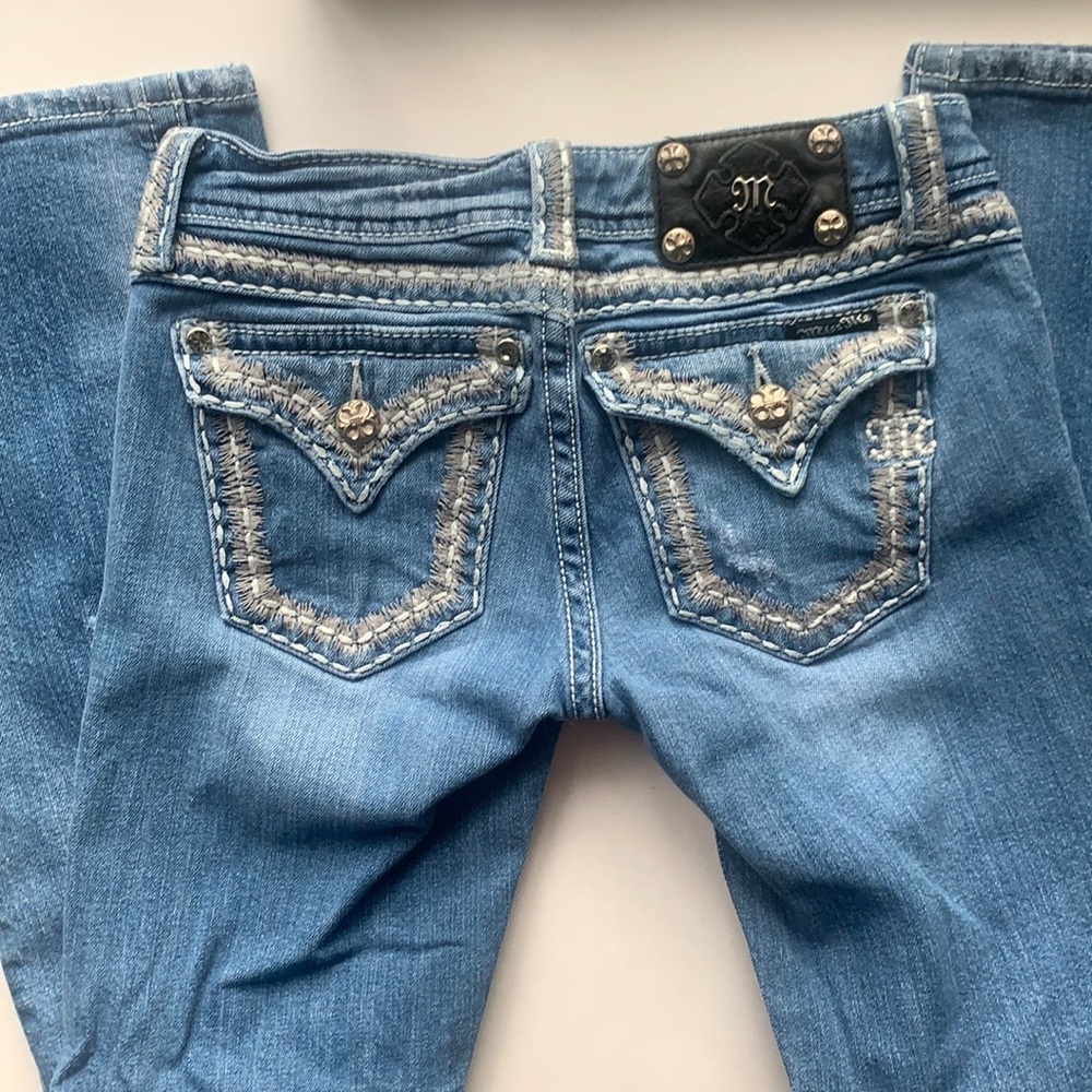 Miss Me Lightly Distressed Boot Cut Jeans Size 26 - Picture 2 of 12